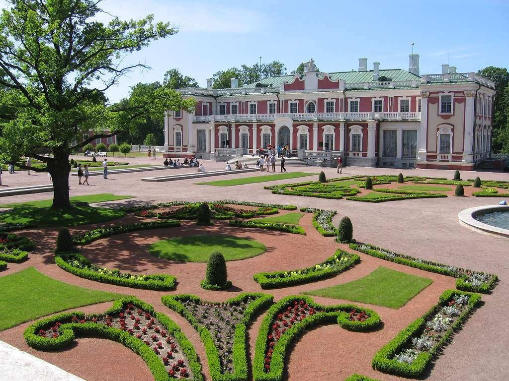 Tallinn - Excursion to Kadriorg Park including visit KUMU optional extra